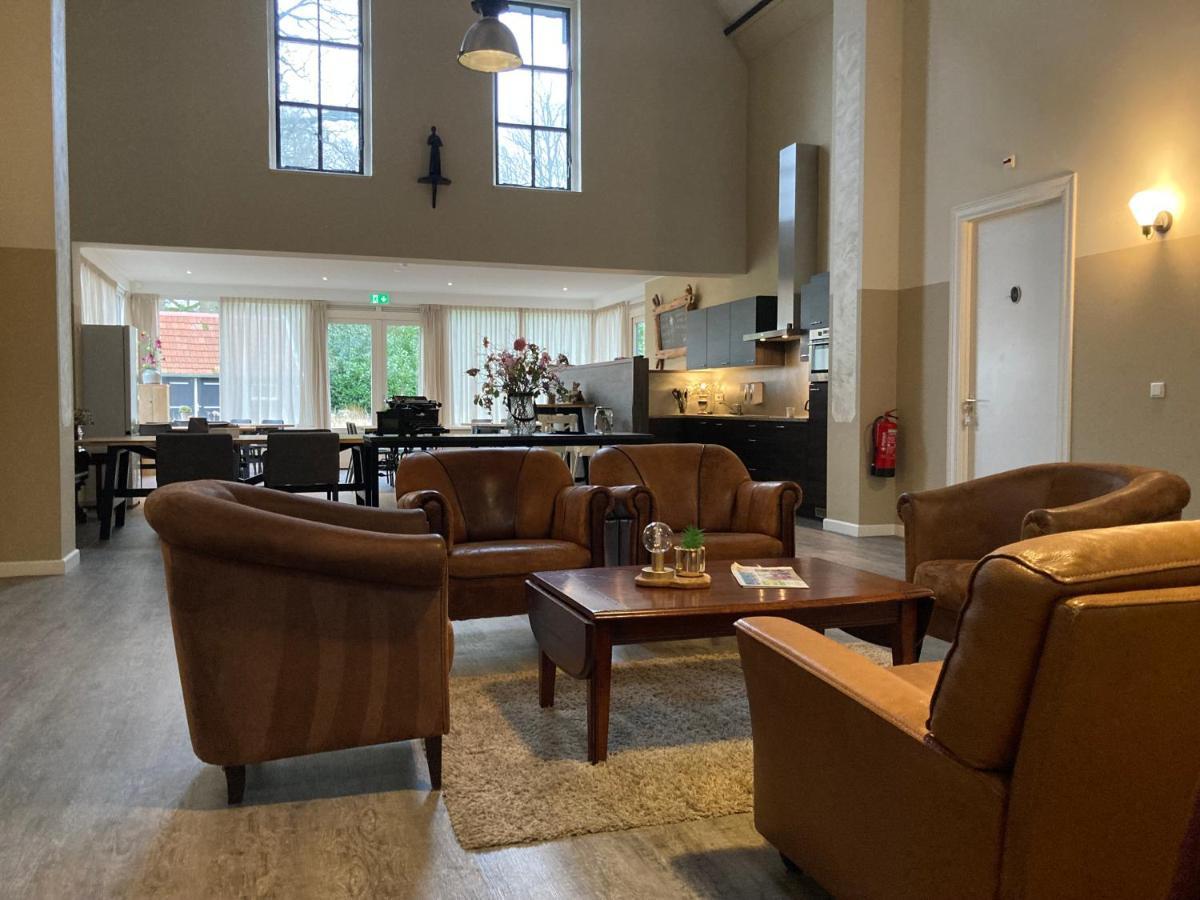Bed & Breakfast De Oale School Lattrop ภายนอก รูปภาพ