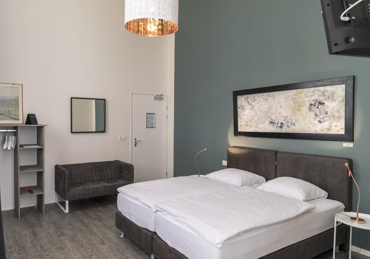 Bed & Breakfast De Oale School Lattrop ภายนอก รูปภาพ